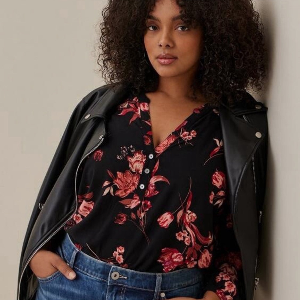 Torrid Challis Ruffle Trim Pullover Top Womens Plus  Black Floral Sz 3X - Picture 2 of 14